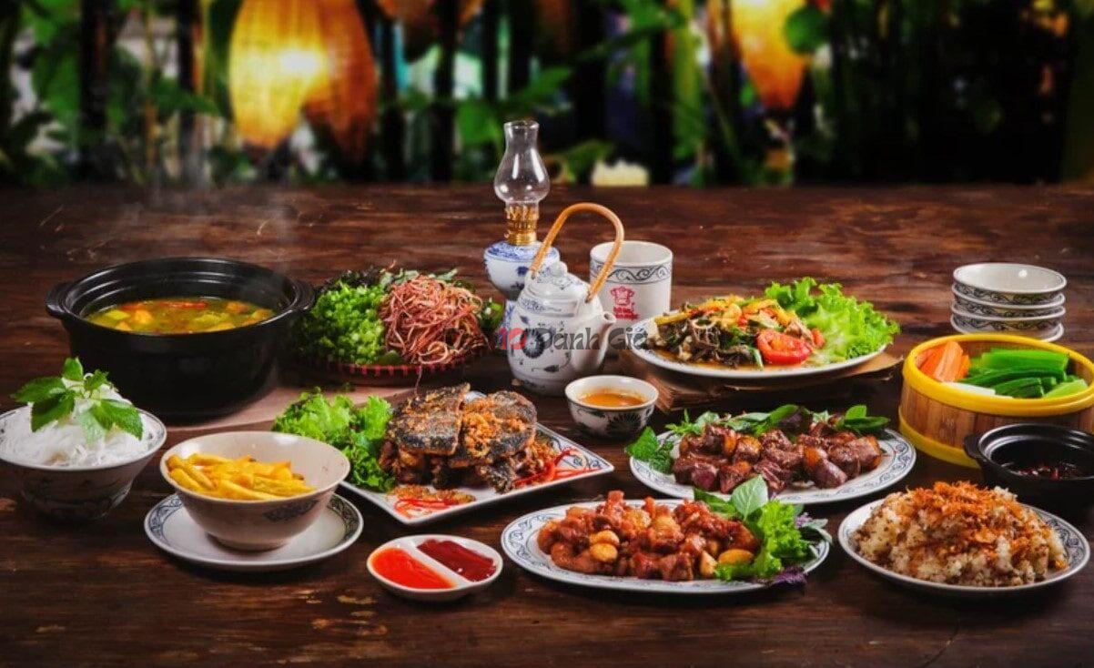 Bảo Quốc Quán - thực đơn đa dạng với nhiều món ăn độc lạ