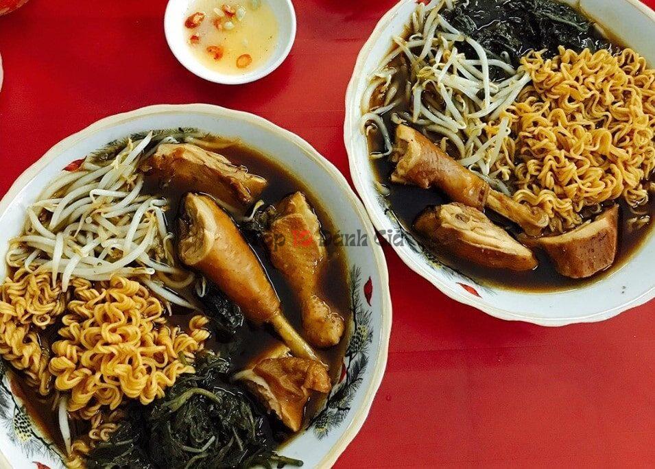 Mỳ gà tần Hàng Bồ – quán ăn ngon Hà Nội 