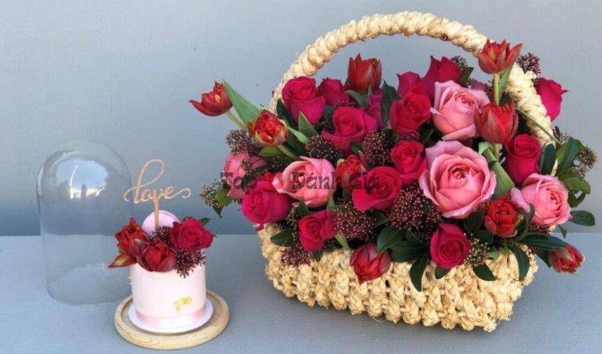 Shop hoa Ti Ta sở hữu nhiều loại hoa rất đa dạng như: hoa hồng, hoa hướng dương, hoa lan, hoa cúc, hoa đồng tiền….
