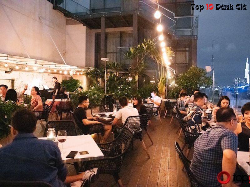 Shri Restaurant & Lounge – cafe sân thượng ở Sài Gòn sang trọng